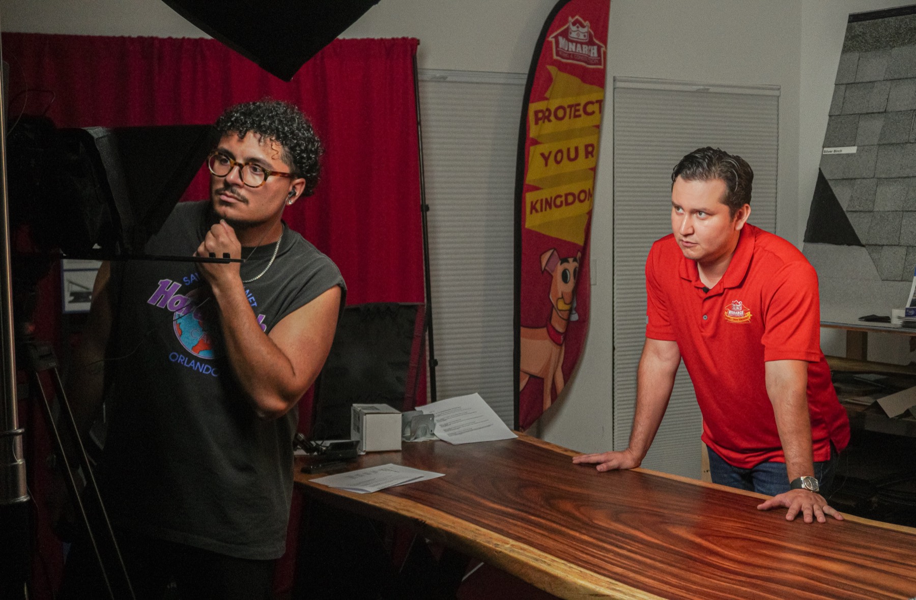 Ale Doria running a teleprompter take on set